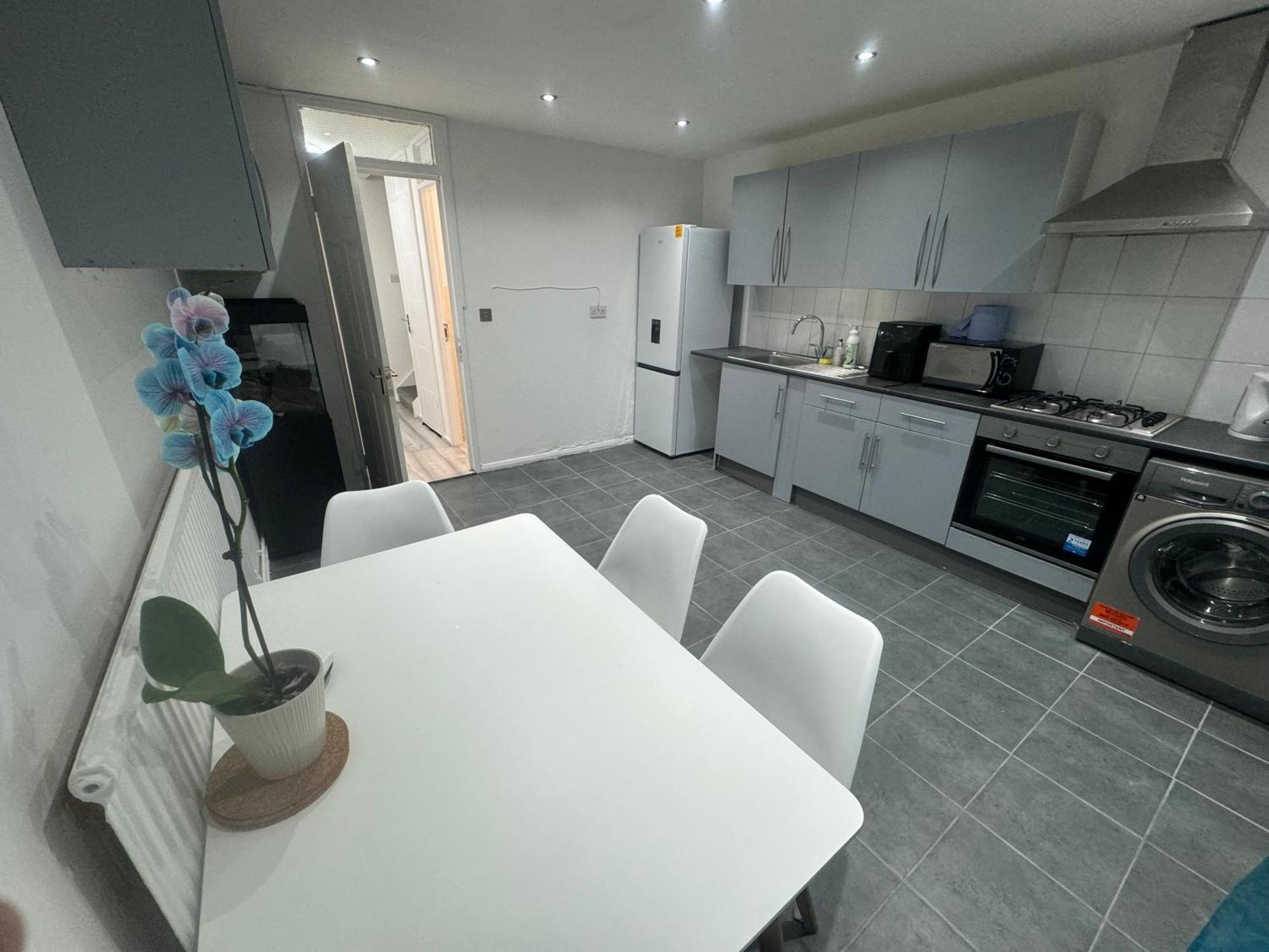 Tottenham Velvet Suites Лондон Экстерьер фото